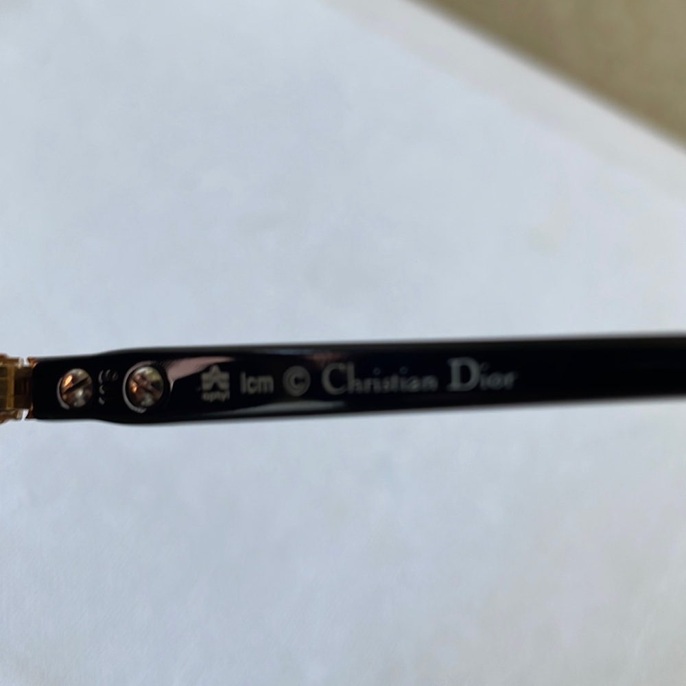 Authentic Large Frame Sunglasses Dior. - Picture 12 of 16
